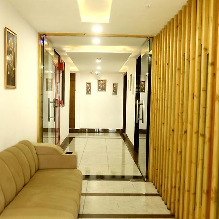 Prism Grand Hotel Zirakpur Bagian luar foto