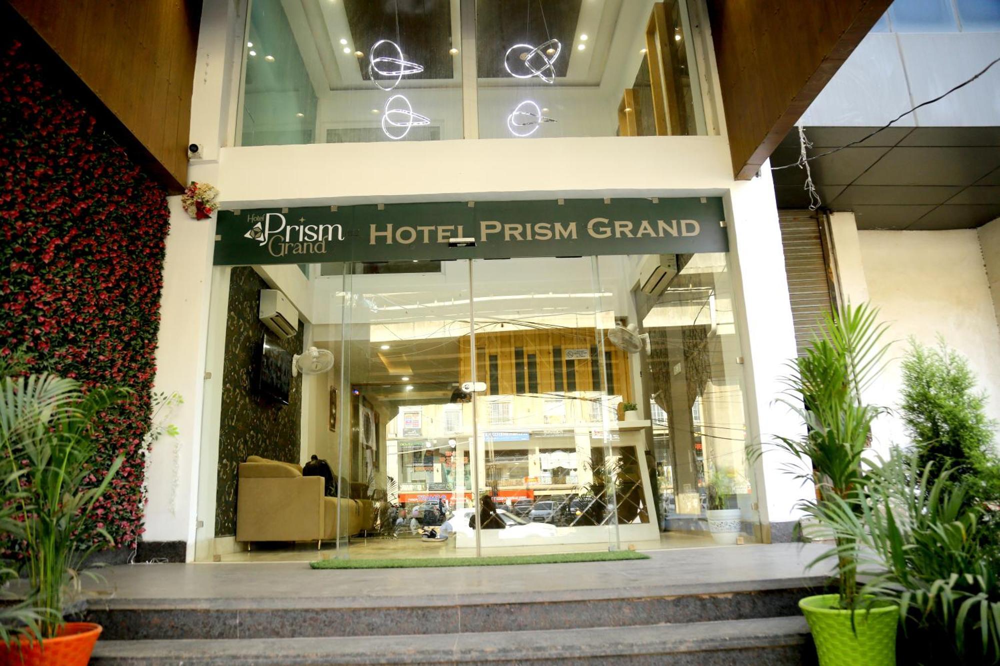 Prism Grand Hotel Zirakpur Bagian luar foto