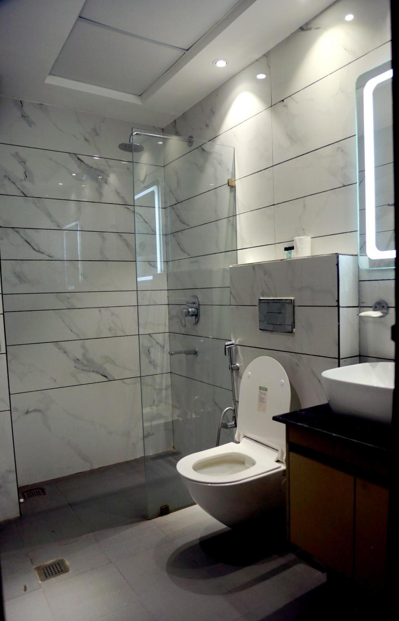 Prism Grand Hotel Zirakpur Bagian luar foto